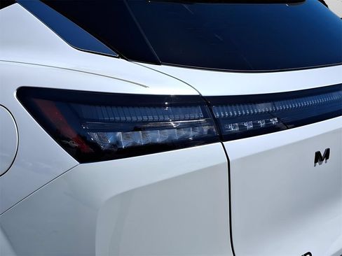 Certified 2025 Nissan Murano SV AWD/4WD image 13