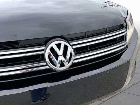 Used 2017 Volkswagen Tiguan Limited FWD image 30