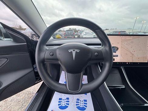 Used 2018 Tesla Model 3 Long Range image 17