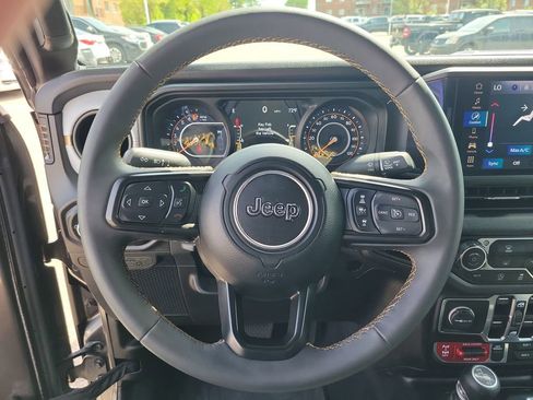 Used 2024 Jeep Gladiator Sport AWD/4WD image 23