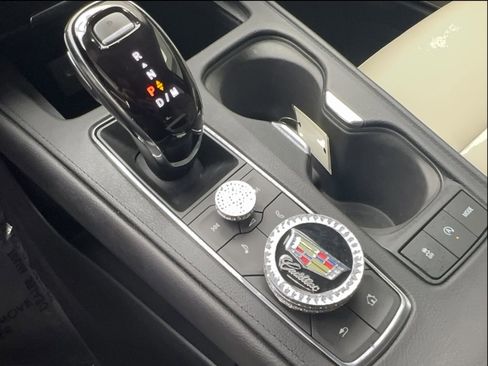 Used 2022 Cadillac XT4 Luxury w/ Cold Weather Package image 42