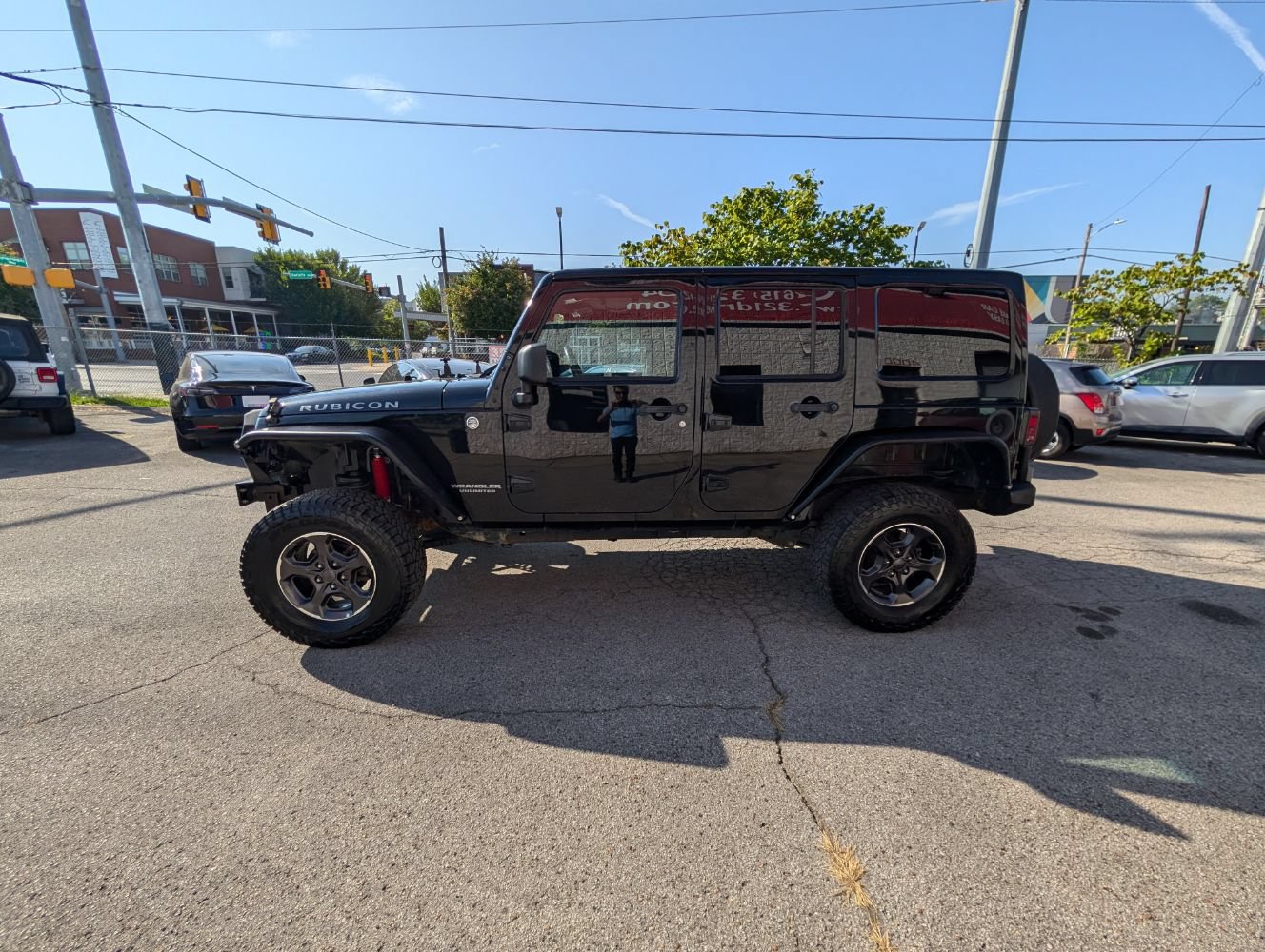 Used 2014 Jeep Wrangler Unlimited Rubicon w/ Connectivity Group AWD/4WD image 9