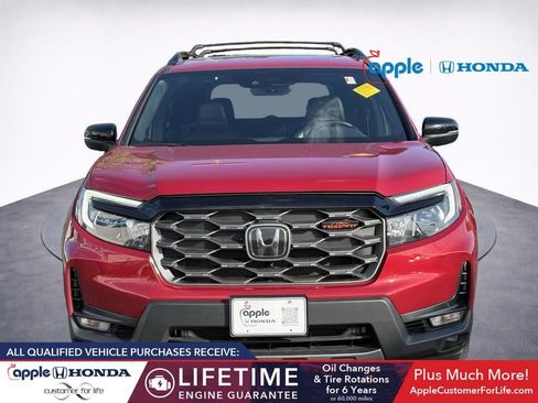 Used 2023 Honda Passport TrailSport image 2