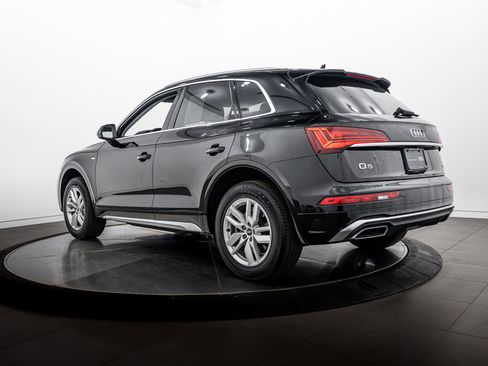 Certified 2023 Audi Q5 2.0T Premium w/ Convenience Package AWD/4WD image 5