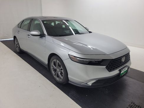 Used 2023 Honda Accord EX image 13