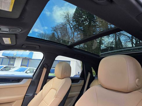 Used 2024 Porsche Cayenne S image 22