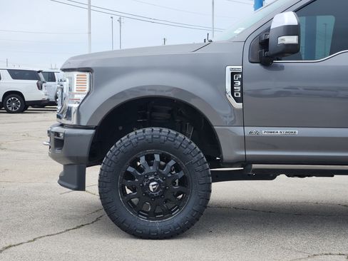 Used 2022 Ford F350 Platinum AWD/4WD image 9