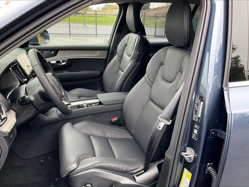 New 2026 Volvo XC90 B6 Ultra w/ Protection Package image 11