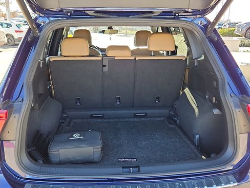 Certified 2022 Volkswagen Tiguan SE w/ Panoramic Sunroof Package image 6