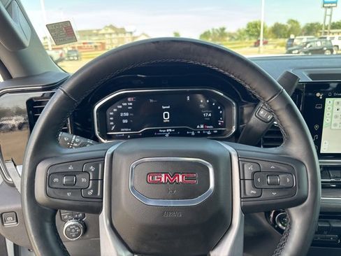 Used 2025 GMC Sierra 1500 SLT image 16