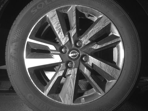 Used 2025 Nissan Versa SV image 15