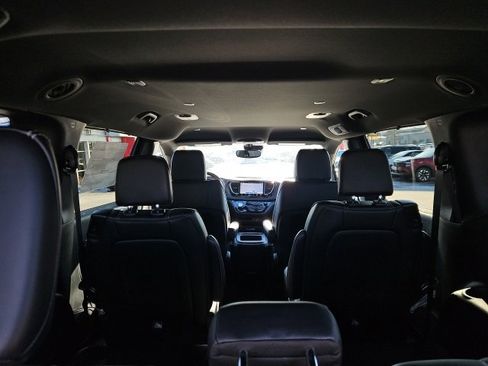New 2026 Chrysler Pacifica Select image 13