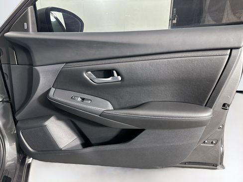 Used 2025 Nissan Sentra SV w/ Trunk Package image 30