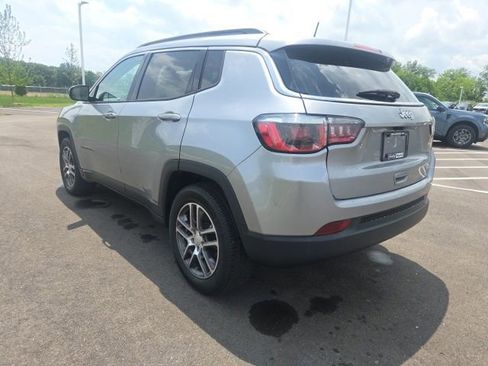 Used 2018 Jeep Compass Latitude FWD image 14