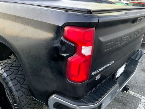 Used 2022 Chevrolet Silverado 1500 LTZ AWD/4WD image 27