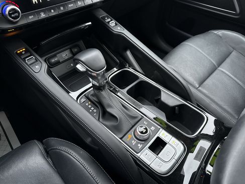 Used 2022 Kia Telluride SX w/ Nightfall Edition Package image 19