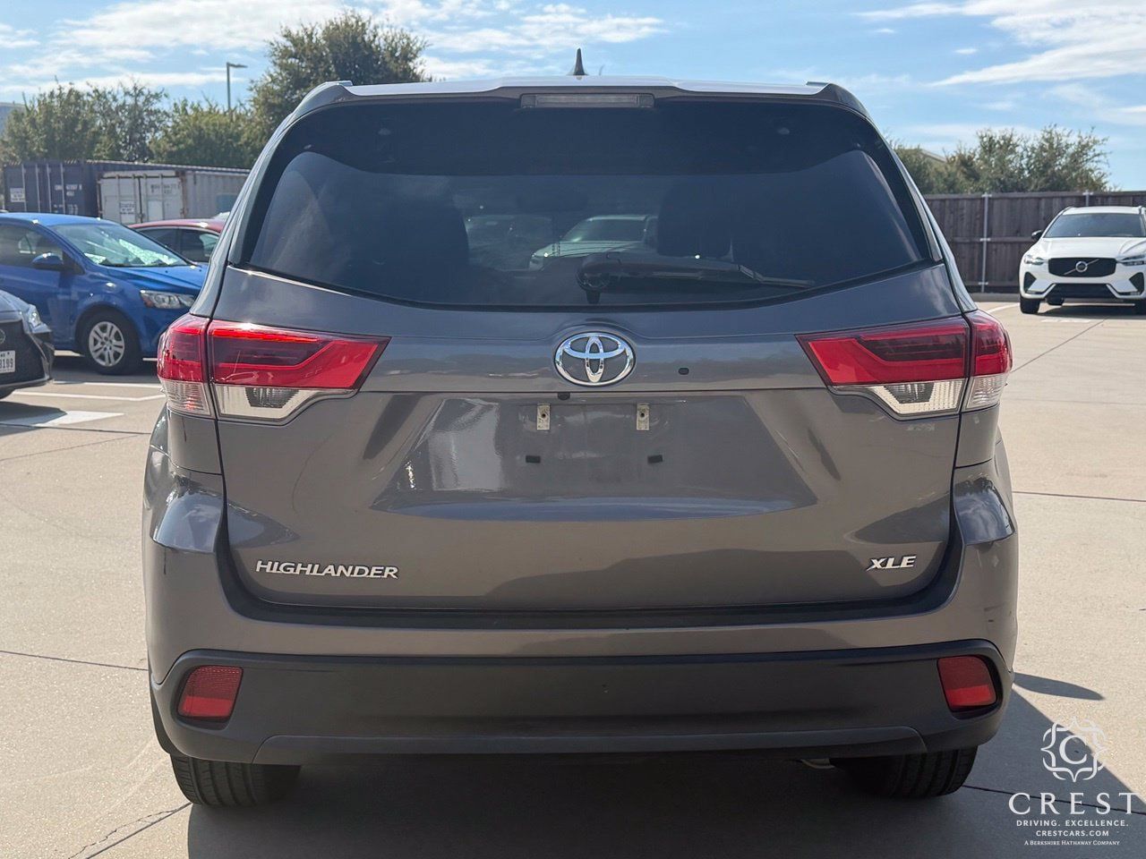 Used 2019 Toyota Highlander XLE FWD image 6