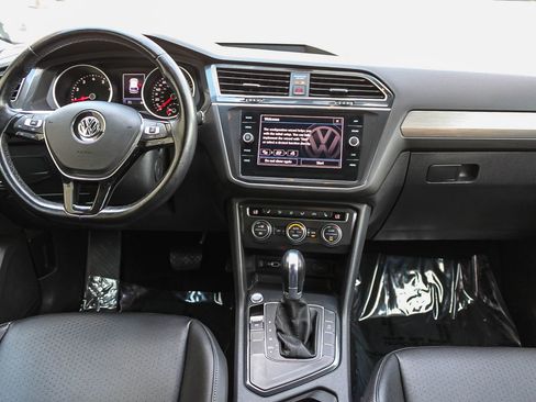 Used 2019 Volkswagen Tiguan SE image 12