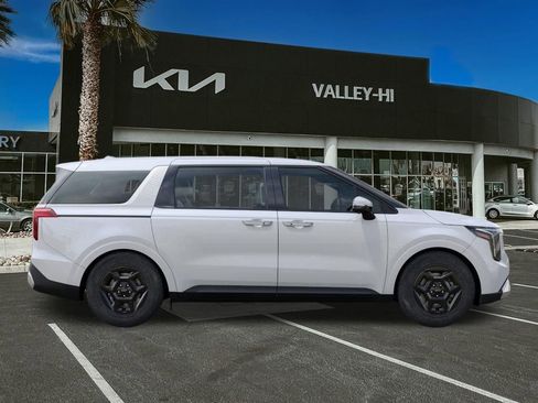 New 2026 Kia Carnival LX image 8