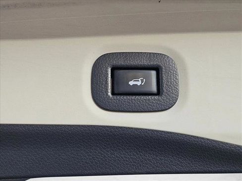 Used 2018 Nissan Rogue SL image 7