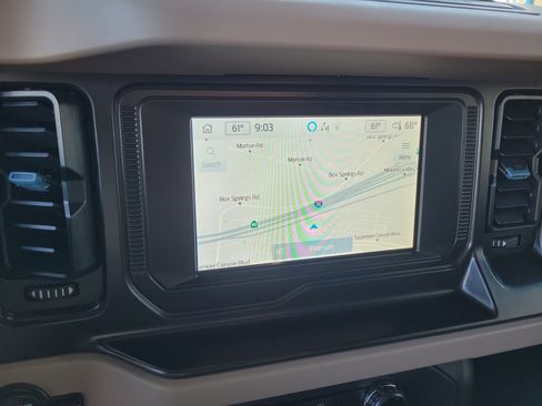 Used 2022 Ford Bronco Wildtrak image 9