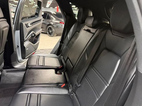 Used 2020 Porsche Cayenne AWD/4WD image 39