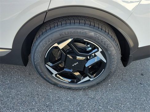 New 2026 Kia Sportage EX image 40