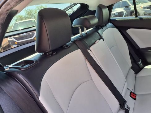 Used 2019 Toyota Prius XLE w/ Carpet Mat Package FWD image 22