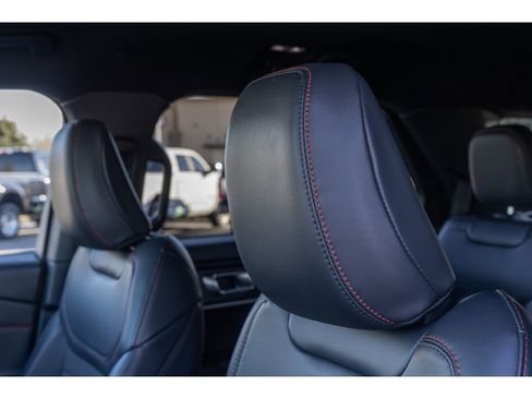 Used 2025 Ford Explorer ST-Line image 19