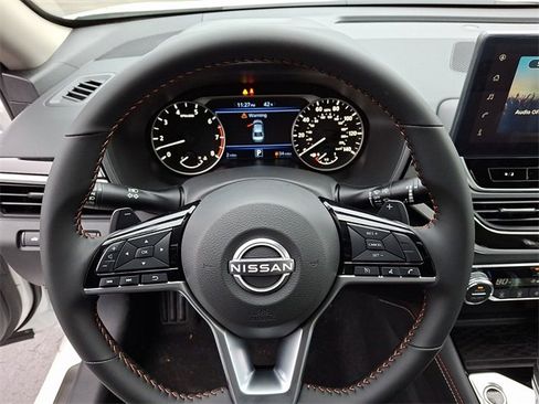 New 2025 Nissan Altima 2.5 SR image 9