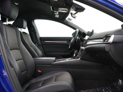 Used 2018 Honda Accord Sport image 11
