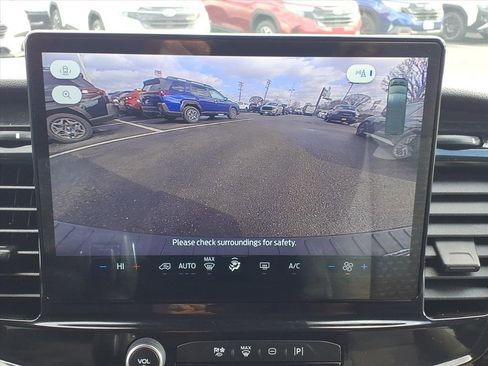 Used 2023 Ford Transit 350 XLT image 8