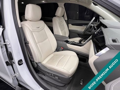 Used 2022 Cadillac XT6 Premium Luxury image 4