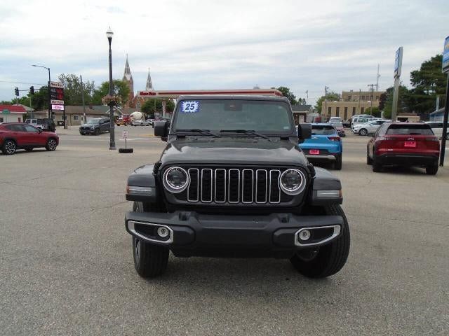 Used 2025 Jeep Wrangler Unlimited Sahara AWD/4WD image 2