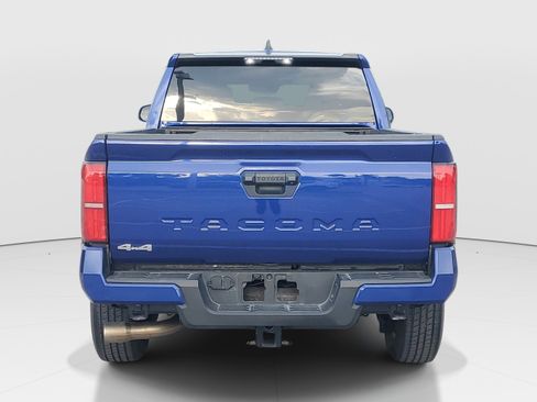 Certified 2024 Toyota Tacoma SR5 AWD/4WD image 4