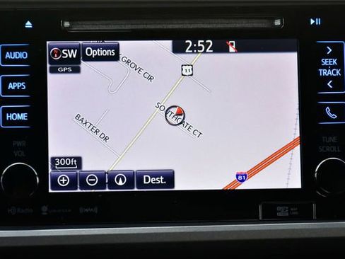 Used 2018 Toyota Tacoma TRD Sport image 18