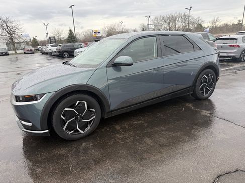 Used 2023 Hyundai Ioniq 5 SE image 1