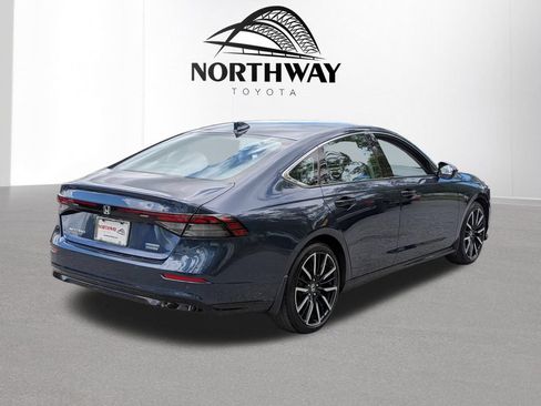 Used 2023 Honda Accord Touring image 5