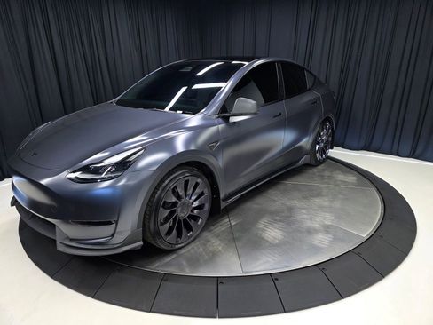Used 2023 Tesla Model Y Performance AWD/4WD image 8
