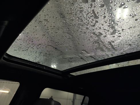 Used 2023 Chevrolet Suburban Z71 w/ Luxury Package image 14