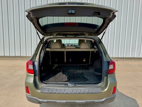 Used 2015 Subaru Outback 2.5i Premium AWD/4WD image 16