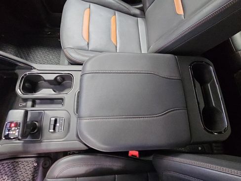 Certified 2025 GMC Sierra 1500 AT4 w/ AT4 Premium Package AWD/4WD image 23