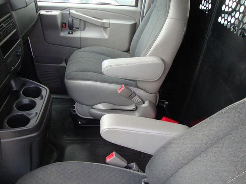 Used 2023 GMC Savana 2500 w/ Driver Convenience Package image 6