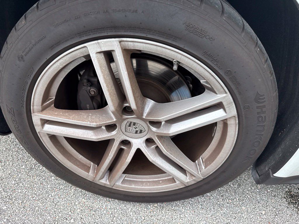 Certified 2025 Porsche Panamera RWD image 31
