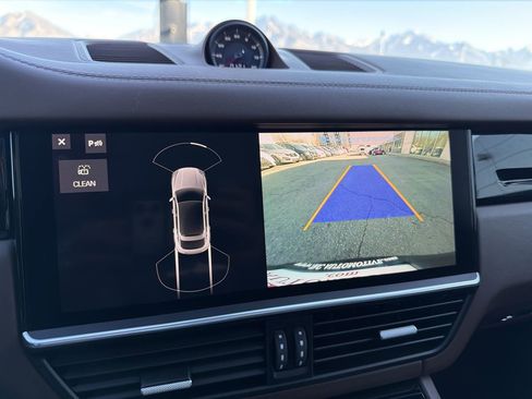 Used 2021 Porsche Cayenne Coupe image 31