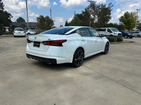 New 2025 Nissan Altima 2.5 SR image 2