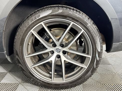 Used 2023 Porsche Macan w/ Premium Package Plus image 58