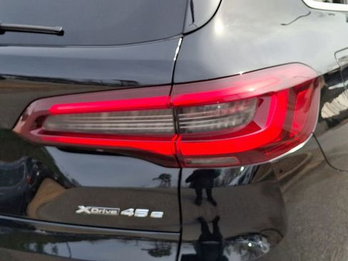 Used 2023 BMW X5 xDrive45e image 10