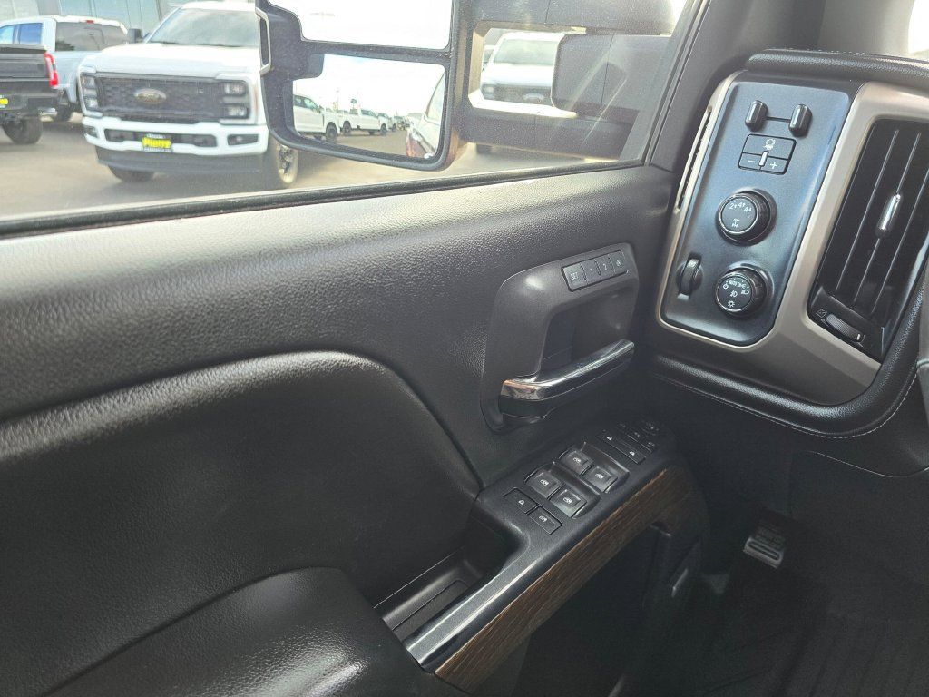 Used 2017 GMC Sierra 3500 Denali w/ Duramax Plus Package AWD/4WD image 28