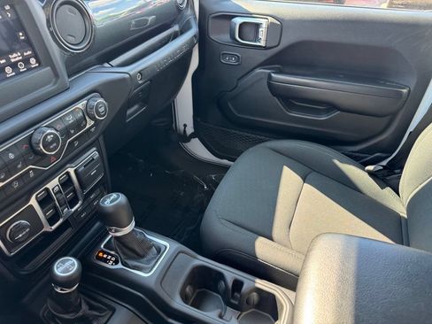 Used 2020 Jeep Wrangler Unlimited Sport AWD/4WD image 17